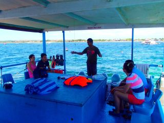 Briefing before diving